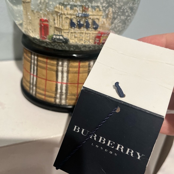 Rare Burberry vintage Musical Snow Globe NEW - Picture 6 of 8